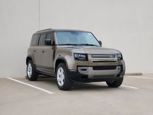 Used 2025 Land Rover Defender 110 X-Dynamic SE AWD/4WD image 3