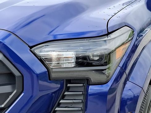 Certified 2025 Toyota Tacoma SR5 AWD/4WD image 9