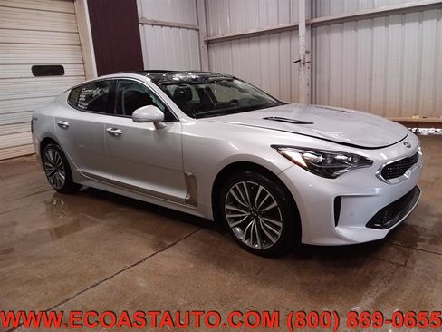 Used 2018 Kia Stinger Premium image 3