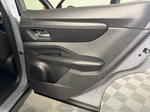 Used 2023 Nissan Ariya FWD image 29