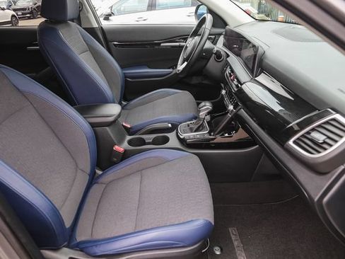 Used 2024 Kia Seltos S AWD/4WD image 17
