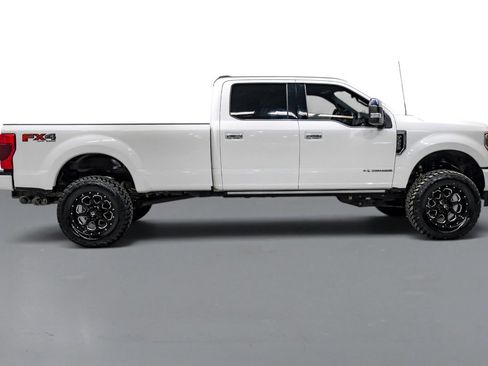 Used 2022 Ford F350 Platinum w/ FX4 Off-Road Package AWD/4WD image 5