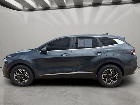 Used 2023 Kia Sportage LX image 2