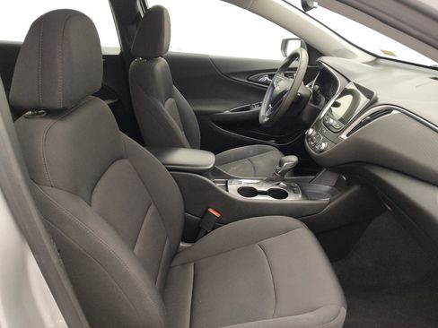Used 2021 Chevrolet Malibu LS FWD image 21