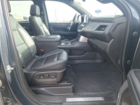 Used 2021 Chevrolet Suburban Z71 w/ Z71 Signature Package image 10