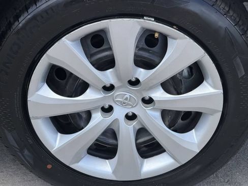 Used 2025 Toyota Corolla LE FWD image 8