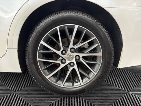 Used 2017 Lexus ES 350 w/ Premium Package FWD image 30
