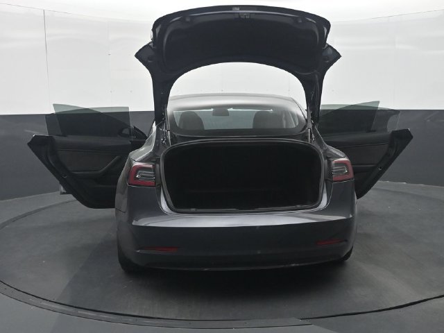 Used 2018 Tesla Model 3 Long Range RWD image 38