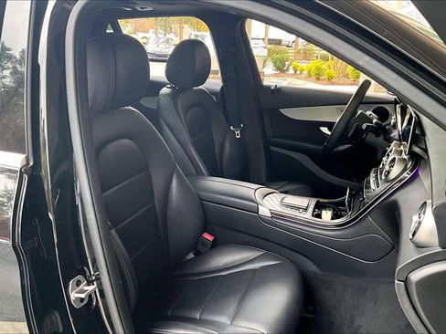 Used 2022 Mercedes-Benz GLC 300 image 8