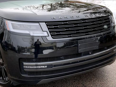 Used 2024 Land Rover Range Rover SE image 28