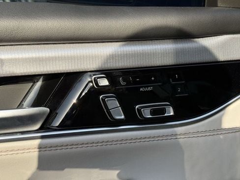 Used 2023 Jeep Grand Wagoneer Series II w/ Flexible Seating Group AWD/4WD image 27