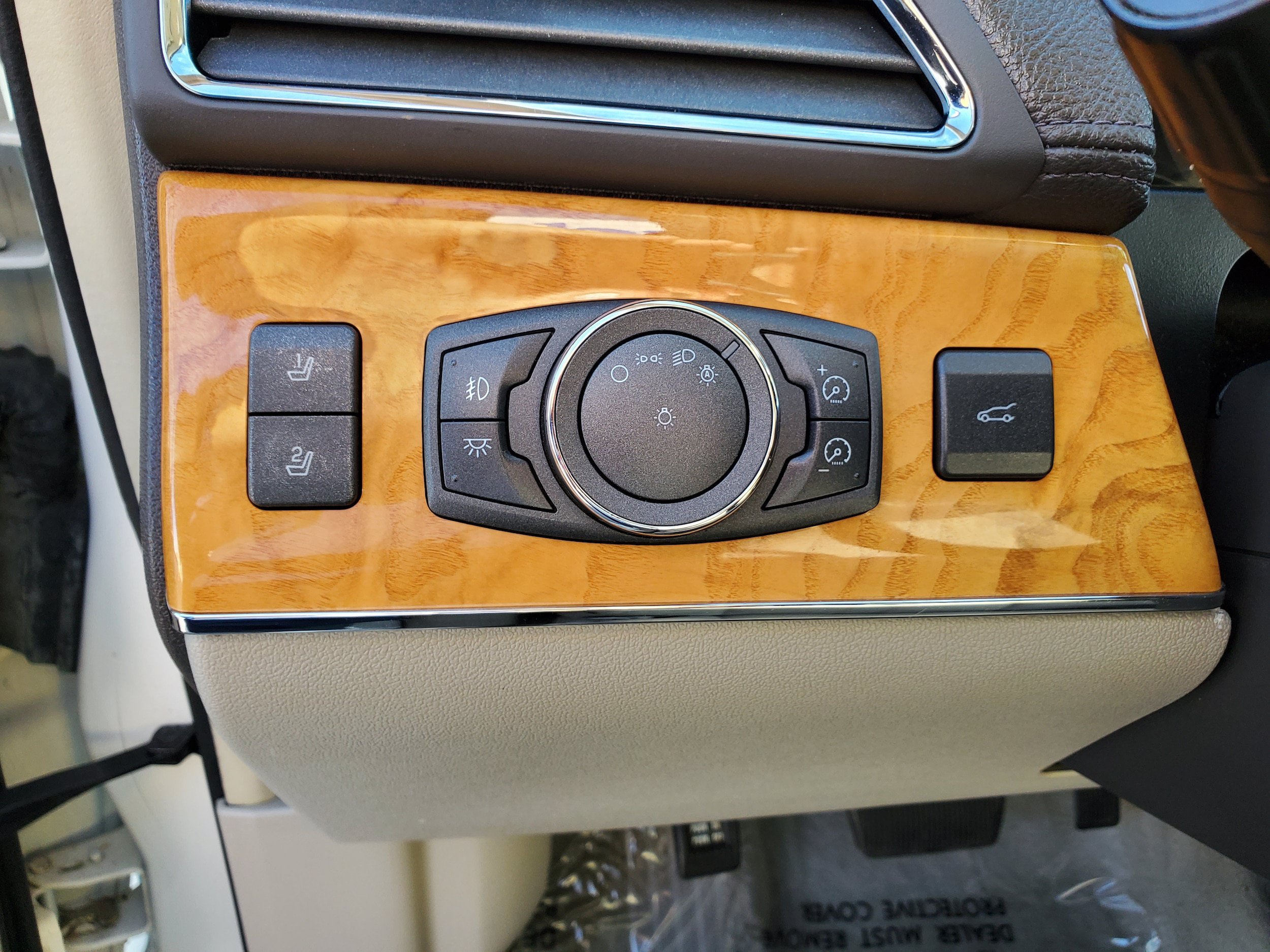 Used 2012 Lincoln MKX AWD image 17