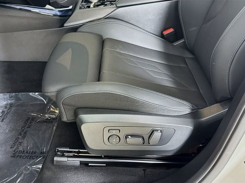 Used 2025 BMW X3 xDrive30i w/ Convenience Package image 18