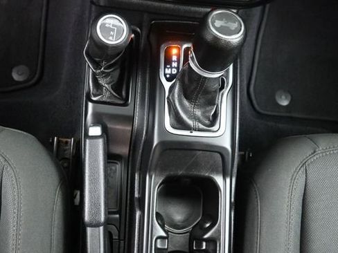 Used 2020 Jeep Wrangler Sport image 17