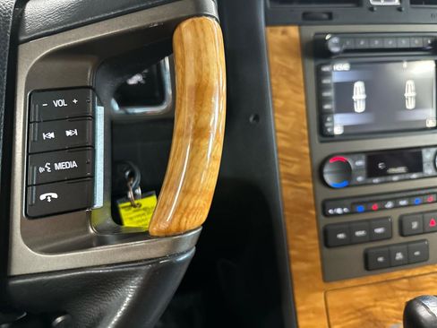Used 2012 Lincoln Navigator 4WD image 27