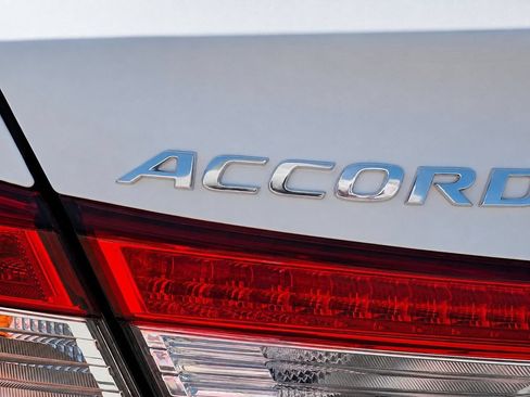 Used 2019 Honda Accord EX-L image 7