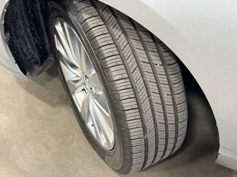 Used 2015 Toyota Camry XLE image 18