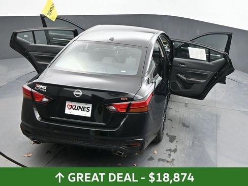 Used 2024 Nissan Altima 2.5 SR FWD image 68