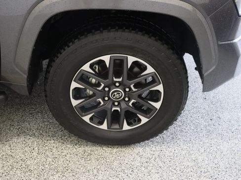 Used 2024 Toyota Tundra Limited AWD/4WD image 5