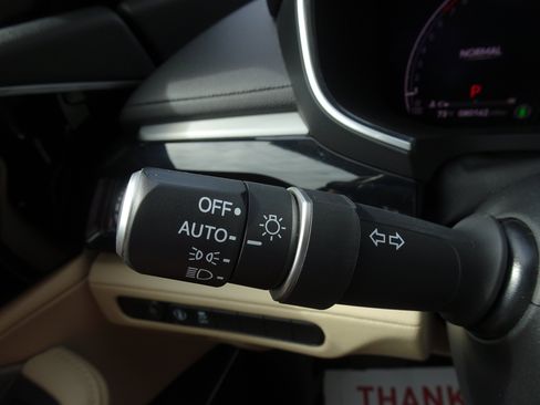 Used 2023 Acura MDX SH-AWD image 28