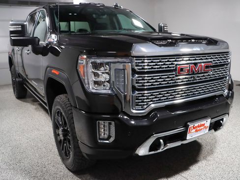 Used 2023 GMC Sierra 2500 Denali w/ Denali Black Diamond Edition image 5