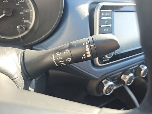 Used 2025 Nissan Versa SV FWD image 36