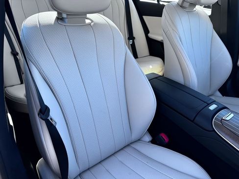 Used 2025 Mercedes-Benz E 350 4MATIC Sedan image 37