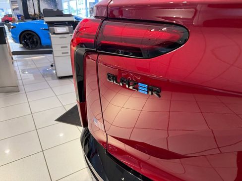 New 2025 Chevrolet Blazer EV RS RWD image 10