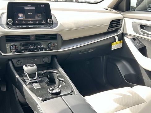 New 2026 Nissan Rogue SV AWD/4WD image 25