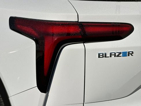 Used 2026 Chevrolet Blazer EV LT image 36