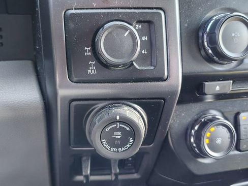 Used 2016 Ford F150 XLT w/ Equipment Group 302A Luxury AWD/4WD image 18