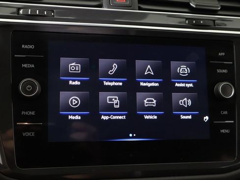 Used 2022 Volkswagen Tiguan SE FWD image 40