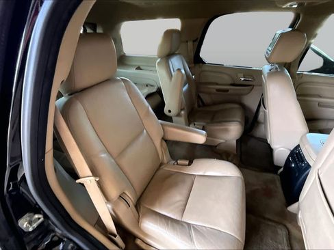 Used 2013 Cadillac Escalade Luxury RWD image 19