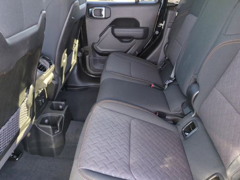 New 2025 Jeep Gladiator Mojave w/ Convenience Group image 17