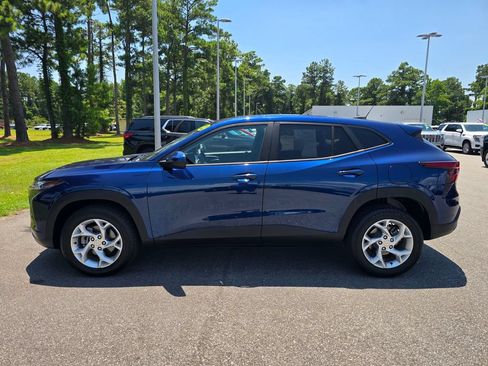 Certified 2024 Chevrolet Trax LS w/ LS Convenience Package FWD image 2