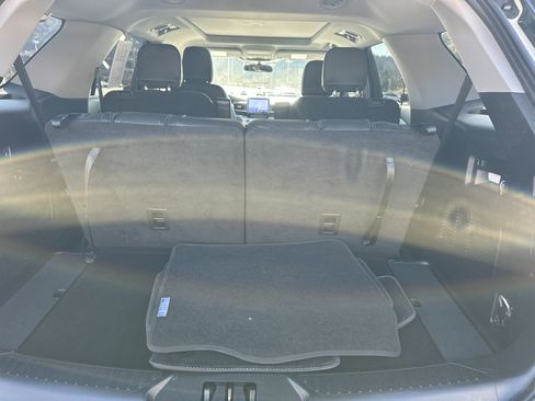 Used 2023 Ford Explorer XLT w/ Equipment Group 202A image 4