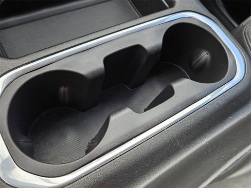 Certified 2022 GMC Sierra 1500 SLT w/ SLT Convenience Package image 23