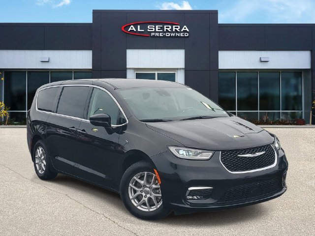 Used 2024 Chrysler Pacifica Touring-L FWD image 1