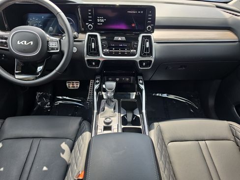 Certified 2023 Kia Sorento SX Prestige AWD/4WD image 15