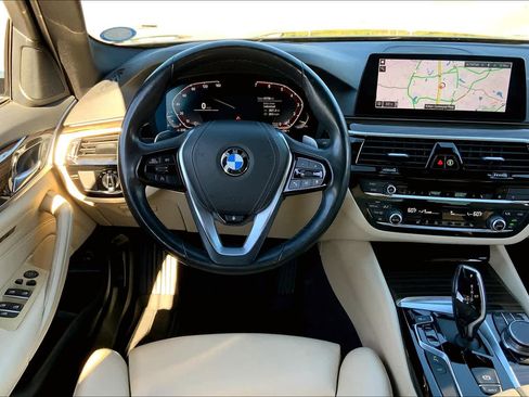 Used 2020 BMW 530i xDrive 530i xDrive w/ Premium Package image 5