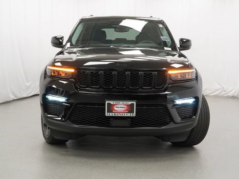 Used 2024 Jeep Grand Cherokee Limited w/ Black Appearance Package AWD/4WD image 8