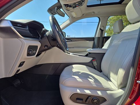 Used 2022 Jeep Grand Cherokee L Overland RWD image 16