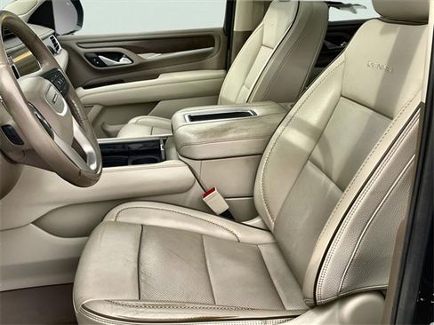 Used 2021 GMC Yukon Denali w/ Denali Premium Package image 21