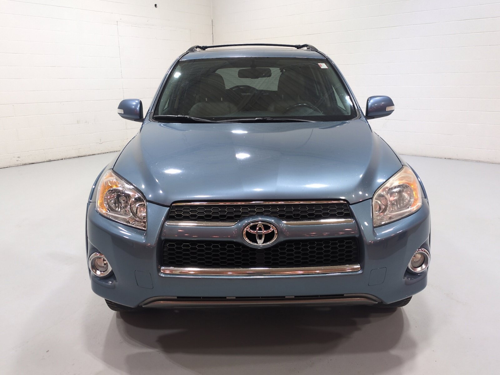 Used 2011 Toyota RAV4 Limited w/ Limited Extra Value Pkg AWD/4WD image 9