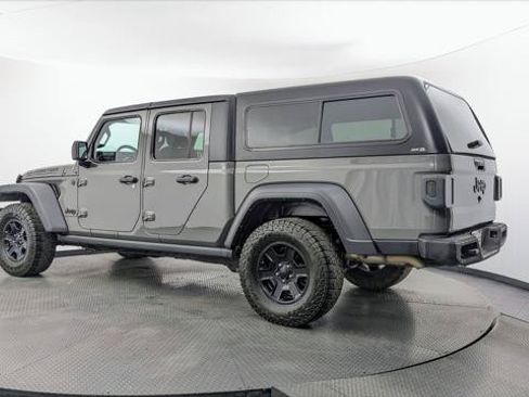 Used 2023 Jeep Gladiator Sport AWD/4WD image 6
