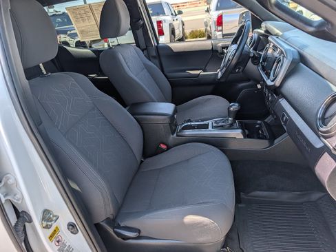Used 2016 Toyota Tacoma TRD Sport RWD image 8