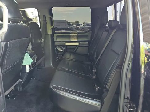 Used 2017 Ford F250 Lariat w/ Lariat Ultimate Package AWD/4WD image 6