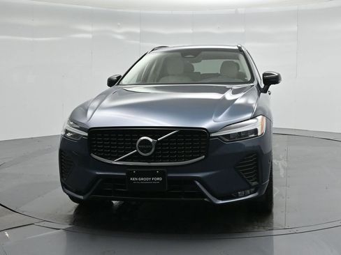 Used 2023 Volvo XC60 B5 Plus image 56