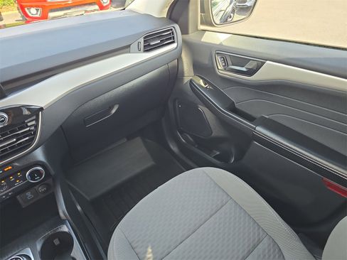 Certified 2022 Ford Escape SE w/ Convenience Package image 11