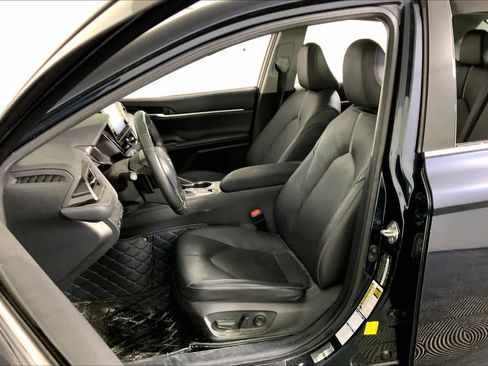 Used 2021 Toyota Camry XSE w/ Carpet Mat Package (TMS) image 8